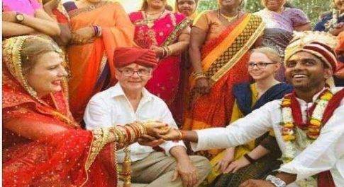 भारतीय संस्कृति को अपनाकर विदेशी गुडि़या बनी महराजगंज की बहु