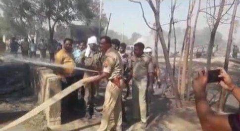 बस्तौली गांव में लगी भीषण आग
