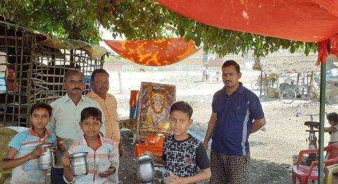 भीरा कस्बा दूसरे बड़े मंगल पर शर्बत का वितरण