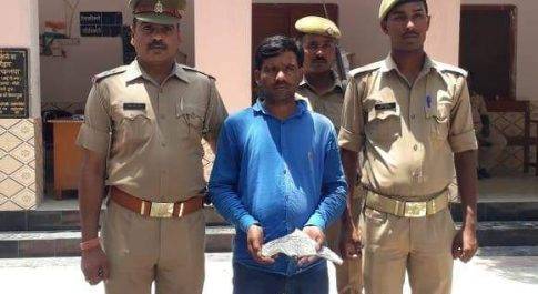 थाना मैलानी पुलिस ने एक अदद देशी तमन्चा 315 व दो कारतूस के साथ एक भेजा जेल