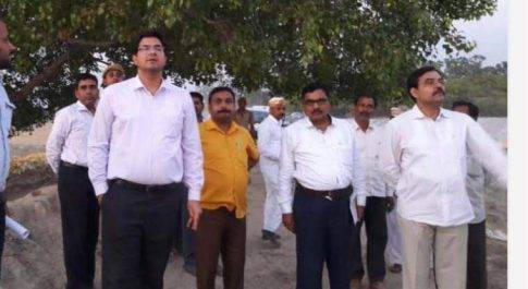 बहराइच जिलाधिकारी ने किया तटबन्धों का निरीक्षण