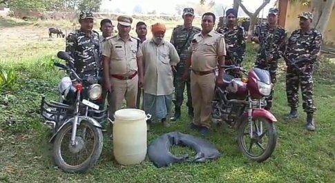 SSB बरसोला कलां ने पकडी 75 लीटर अबैध शराव दो मोटर सायकल के साथ एक व्यक्ति भी गिरफ्तार