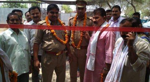 खागा कोतवाल ने किया शिवा ट्रेडिंग कंपनी का उद्घाटन