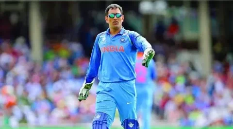 धोनी ने अफ्रीका के खिलाफ बनाया ऐसा रिकॉर्ड, जो पुरे करियर नहीं बना सके गिलक्रिस्ट और संगकारा।