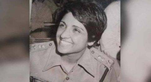भारत की पहली महिला IPS रात 2 बजे शादी करने मंदिर क्यों पहुंचीं?
