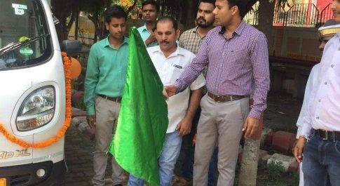 मुख्य विकास अधिकारी ने मोबिलाइजेशन वैन को दिखाई हरी झण्डी