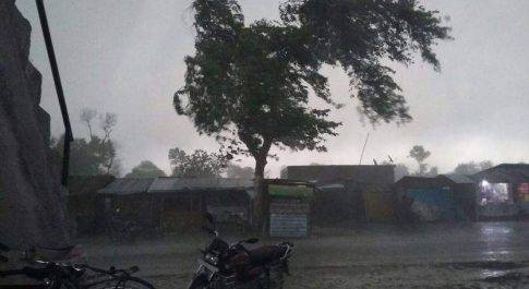 सिद्धार्थनगर। तूफ़ान ने मचाया तांडव,जनपद में हुई कुल चार मौतें