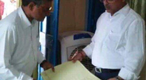 महराजगंज। जिलाधिकारी द्वारा तहसील एवं ब्लाक का निरिक्षण कार्य किया गया