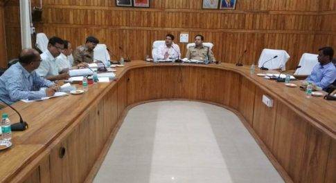 स्कूल वाहनों के संचालन में सर्वोच्च न्यायालय की गाइड लाइन का अनुपालन न करने पर होगी मान्यता समाप्त: जिलाधिकारी 