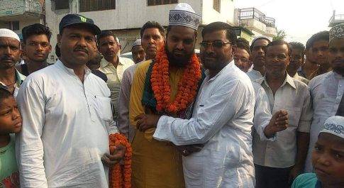 लखीमपुर खीरी| मौलाना हसीब रज़ा को फूल मालाओं के साथ विदाई