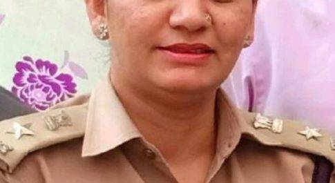 लखीमपुर खीरी| पुलिस अधीक्षक ने नीमगांव इंस्पेक्टर पान सिंह को किया लाइन हाजिर इंस्पेक्टर गौरीशंकर पाल को सौपी नीमगांव की कमान