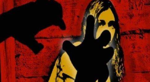 परिवार से नाराज दिल्ली पहुंची युवती का दो भाईयों ने 4 दिन तक किया बलात्कार