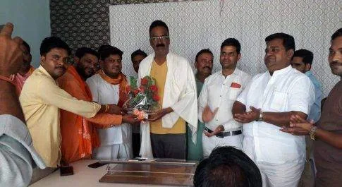 लखीमपुर खीरी| भारतीय जनता पार्टी की प्रचण्ड जीत पर जिलाध्यक्ष लोकेन्द्र प्रताप सिंह को किया गया सम्मानित