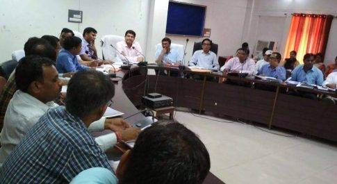 डीएम की अध्यक्षता में सम्पन्न हुई जिला स्वास्थ्य समिति के शासी निकाय की बैठक