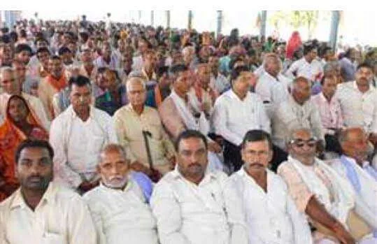 महराजगंज। जिले के विभिन्न समस्याओं के लिये संगठनों ने उपमुख्यमंत्री को सौंपा ज्ञापन