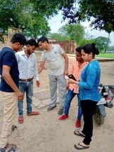 लखीमपुर खीरी| छात्रा बनकर पहुंची एंटी रोमियो टीम, मनचलों को दबोचा