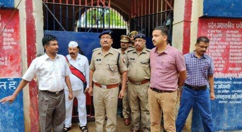 डीएम एसपी ने किया जेल का औचक निरीक्षण मिली खामियां