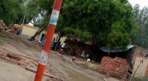 पहली ही बारिश में आम रास्ता बना तालाब