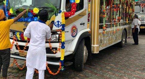 लखीमपुर खीरी| दुआरा गुरुनानक देव नवंबर माह में 550वें पर्व के उपलक्ष्य में भारत वर्ष में नगर कीर्तन व शोभायात्रा का आयोजन किया गया