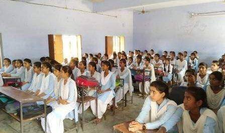 बालिका विद्यालयों में आयोजित हुआ सुरक्षा जागरूकता कार्यक्रम