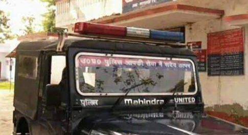 महराजगंज। नाबालिग लड़की से छेड़खानी करने पर युवक पुलिस की हिरासत में
