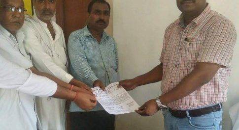 सिद्धार्थनगर। शिक्षक संघ ने खंड शिक्षा अधिकारी को दिया ज्ञापन