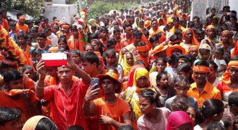 लखीमपुर खीरी| खैहरनी से छोटी काशी गोला गोकर्णनाथ के लिए हुए रवाना