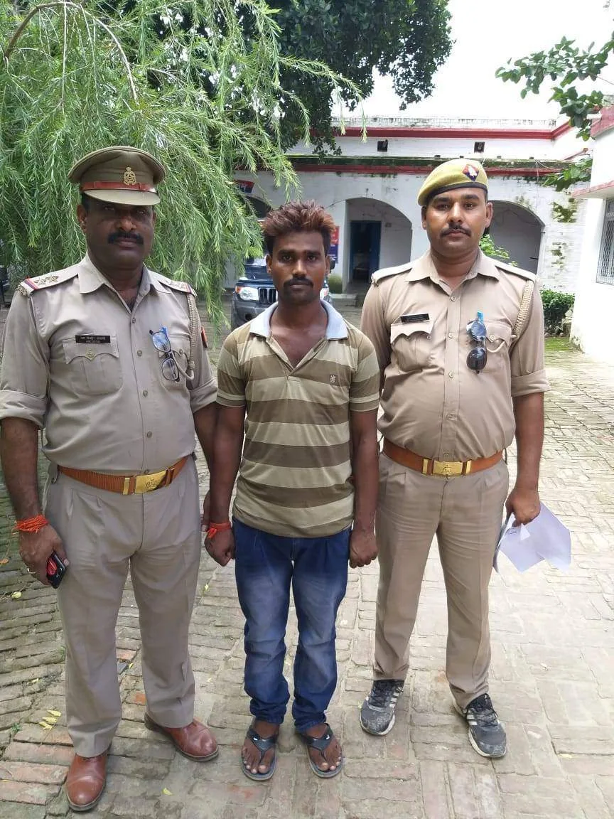 अयोध्या। पुलिस ने हत्यारोपी व शातिर चोर को किया गिरफ्तार, भेजा जेल