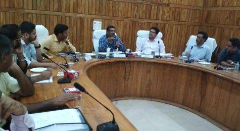 स्वास्थ्य सलाहकार की अध्यक्षता में सम्पन्न हुई समीक्षा बैठक