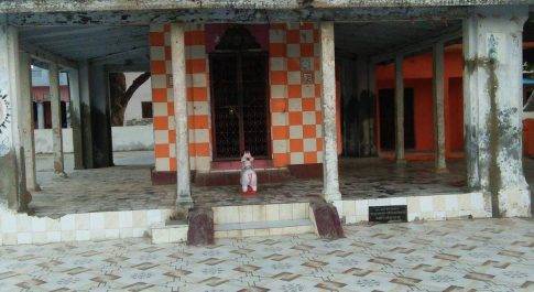 महराजगंज। बृजमनगंज रामलीला पडा़व शिव मंदिर पर जलाभिषेक एवं भण्डारे की तैयारी सावन के आखिरी सोमवार को
