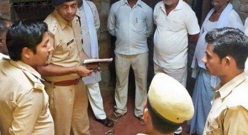 रुदौली कोतवाली क्षेत्र के सिधौना गांव में 21 वर्षीय किशोर की संदिग्ध परिस्थितियों में मौत हो गई।