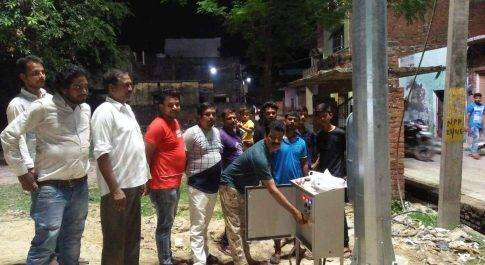 सभासद प्रतिनिधि ने किया हाई मास्क का उद्घाटन