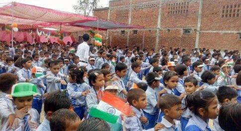 सिद्धार्थनगर। सनराइज पब्लिक स्कूल में मनाया गया हर्षोल्लास के साथ राष्ट्रीय पर्व