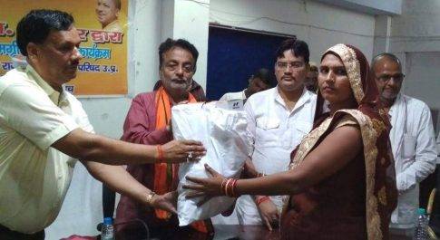 युवक मंगल दल व महिला मंगल दलों को वितरित की गयी स्पोट्र्स किट
