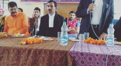 अयोध्या। मिल्कीपुर बार एसोसिएशन के नवनिर्वाचित पदाधिकारियों का शपथ ग्रहण समारोह पूर्वक संपन्न हुआ।