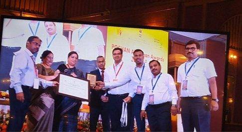 बहराइच। स्वास्थ्य एवं पोषण के क्षेत्र प्रदेश में सर्वोच्च स्थान अर्जित करने पर सम्मानित हुए डीएम बहराइच