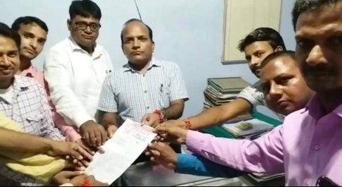 कवरेज करने गए पत्रकार पर अध्यापकों द्वारा किये गए जानलेवा हमले के मामले में पत्रकारों ने दिया मांगपत्र