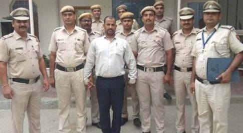 दिल्ली पुलिस के ‘फर्जी-दारोगा’ को असली पुलिस ने किया गिरफ्तार, तीन सगी बहनों के अपहरण का है आरोप