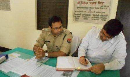 बहराइच। डीएम व एसपी ने किया थाना कोतवाली देहात का निरीक्षण 