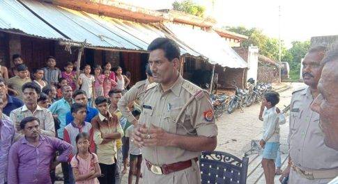 लखिमपुर खीरीI बच्चा चोरी महज एक अफवाह, जागरूक कर रही है नीमगांव पुलिस