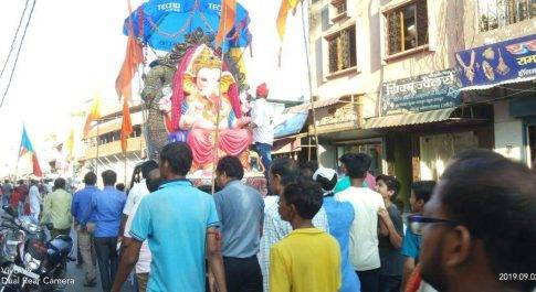 लखीमपुर खीरी I शोभायात्रा निकलने के बाद वेद मंत्रों के उच्चारण के साथ मूर्तियों को किया गया स्थापित