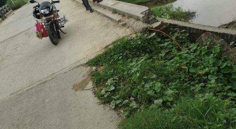 सिद्धार्थनगर -सन्तकबीरनगर को जोड़ने वाली पुलिया क्षतिग्रस्त