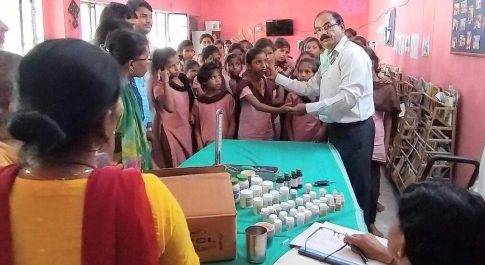 बहराइच। कस्तूरबा विद्यालय कैसरगंज में आयोजित स्वास्थ शिविर