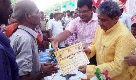 बहराइच। सहकारिता मंत्री की अध्यक्षता में ग्राम बंजरिया व केशवापुर में आयोजित हुआ जनकल्याणकारी शिविर