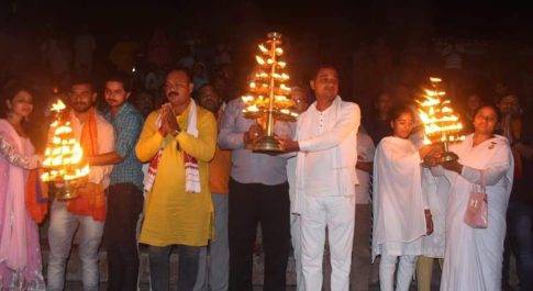 महराजगंज। 65वी भव्य नारायणी गंडकी माता महाआरती सम्पन्न