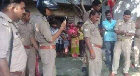 महराजगंज। फरेंदा क्षेत्र मे संदिग्ध हालत मे बंद कमरे में मिला 12 वर्षीय बालक का शव