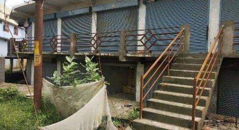 सिद्धार्थनगर। गोदाम बनाकर कर रहे कब्जा