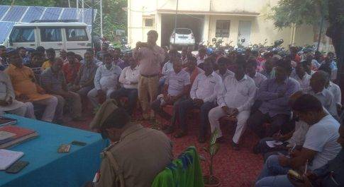 महराजगंज। ठूठीबारी कोतवाली में पीस कमेटी की बैठक हुई सम्पन्न