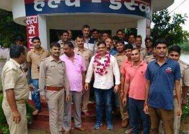 महराजगंज। कोल्हई थानाध्यक्ष का धूम धाम से किया विदाई