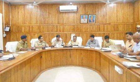 बहराइच। मण्डलायुक्त व डीआईजी ने की उप निर्वाचन तैयारियों की समीक्षा